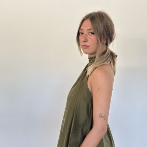 ABITO CON SCOLLO ALL'AMERICANA